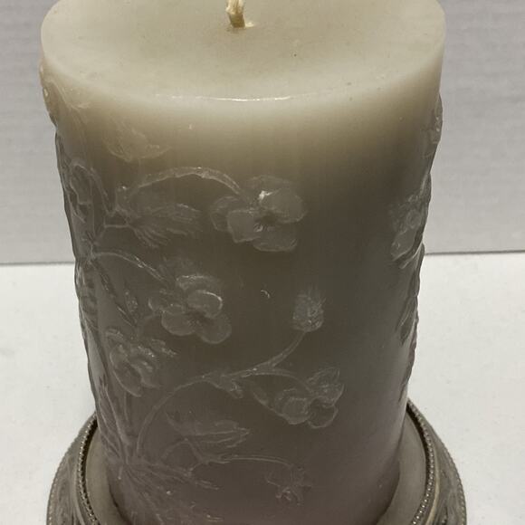 4lb Embossed Gray Candle with Attached Silvertone Base - Picture 9 of 13